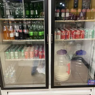 Mexican coke y Horchata y agua jimica