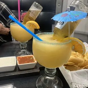 drink, nachos