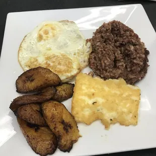 Wow amazing food I&apos;m not Salvadoran but this is delicious