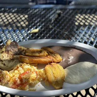 El Tesoro Salvadorian Food