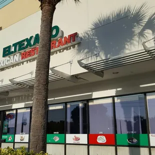 Hole in the wall. Lacks atmosphere, but there's always takeout!