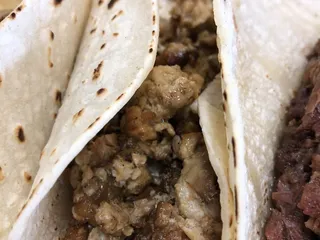 Los Lupes Taquería