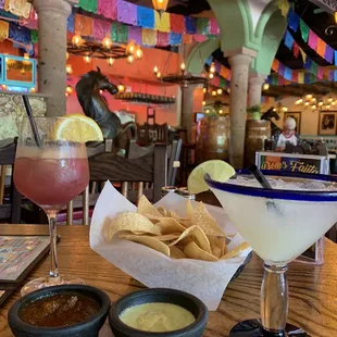 Roasted salsa and guacamole salsa - Skinny Margarita and a Red Sangria.