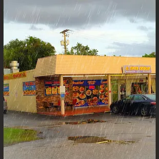 Love the menu&apos;s on the exterior!
