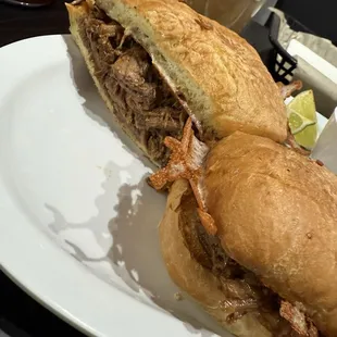 Torta de birria (no cilantro no cebolla)