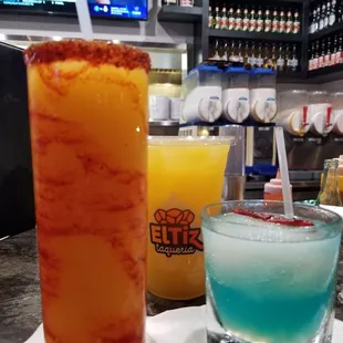 Margarita de mango y mmm. Aún no tiene nombre.