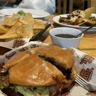 Torta Tizoncita  Nachos  Sopa de frijol