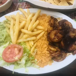 Hot Shrimp w a side of their excellent Mole sauce ( I can't get enough)