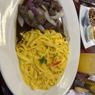 Tallarin Saltado de Carne