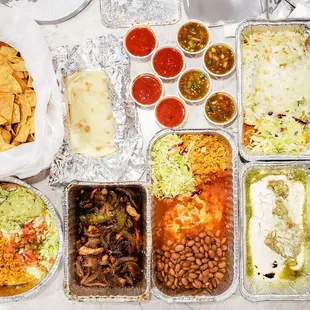 Chips &amp; salsa; Chicken fajitas, 3.5/5; Chile relleno, 4/5; Enchiladas verdes, 4/5; Dungeness crab enchilada, 5/5. IG: @take.a.bite.with.me