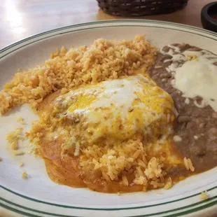 Pic BEFORE I touched my plate. Chef has no passion. Sad. 3 inch (max) chili rellano.