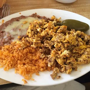 Huevos Revueltos con Chorizo