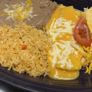 a plate of mexican food