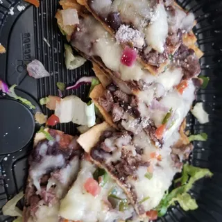 STEAK NACHOS