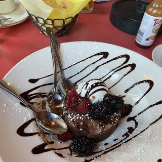 FLOURLESS CHOCOLATE CAKE