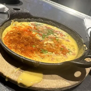 QUESO DIP WITH CARNITAS