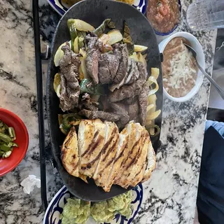 SIZZLING SIRLOIN STEAK FAJITAS