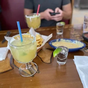 Cadillac margarita Queso and chips