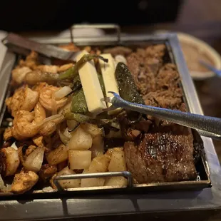  grill with meat and vegetables