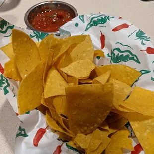 Chips and salsa to starr