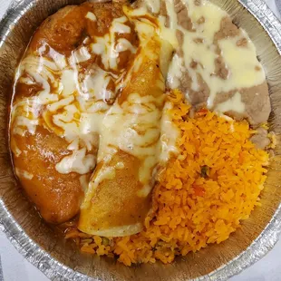 Chile rellano and beef enchilada,  refried beans and salty rice.