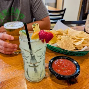 Happy hour Marg &amp; Beers