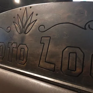 Very nice logo between each booth.