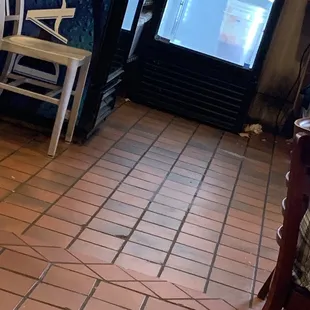 an empty restaurant