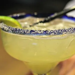 a margarita in a glass