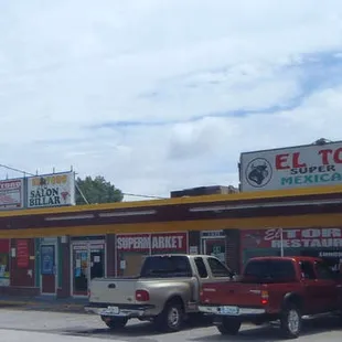 El Toro restaurant and market