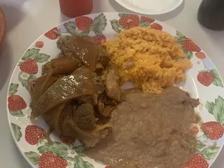 Carnitas El Cantano Y Familia