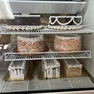 pre made cakes for pick ups