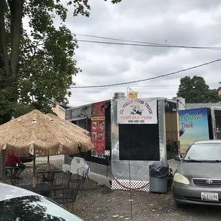 Right on end of Dorsey by 355. Across from D&amp;D