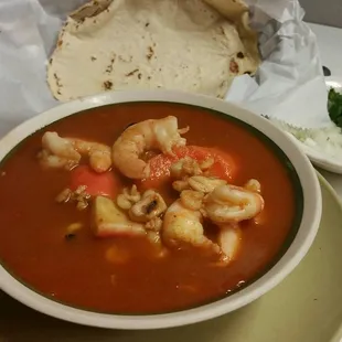 Caldo de Mariscos