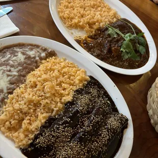 Enchiladas Oaxaquenas y Coloradito