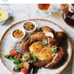 Simit with eggs