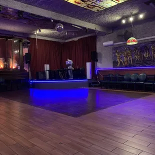 El Valenciano Restaurant & Bar