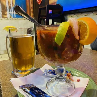 Modelo, cóctel de camarón (shrimp cocktail) this thing is full of shrimp, it's not your typical Maruchan shrimp bowl!