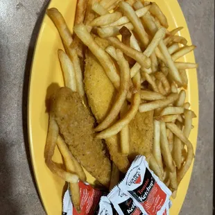 Chicken Nuggets &amp; Fries (Kids)