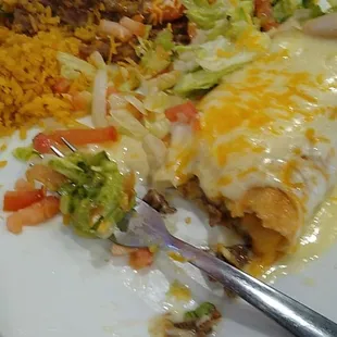 a plate of mexican food