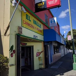 the entrance to el valle