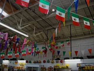 Los Hermanos Produce and Meat Market