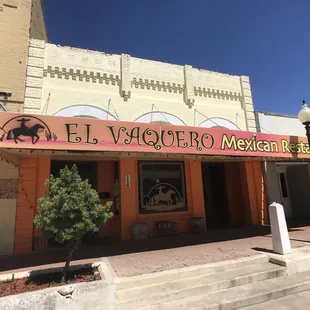 the front of a mexican restaurant
