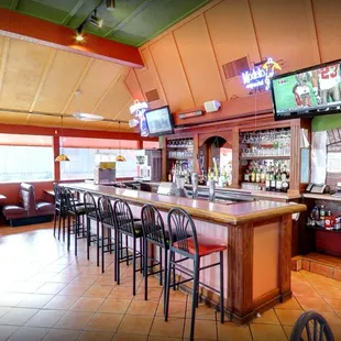 the bar and dining area