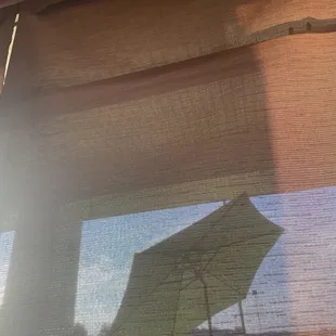 This is the big ass shade she tried to close