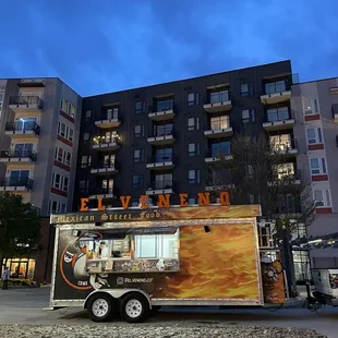 ramen and noodles, outside