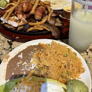 Fajitas and margarita