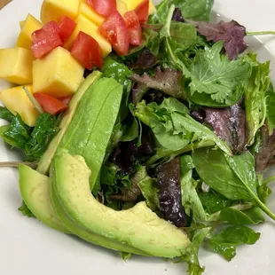 Aguacatemango salad