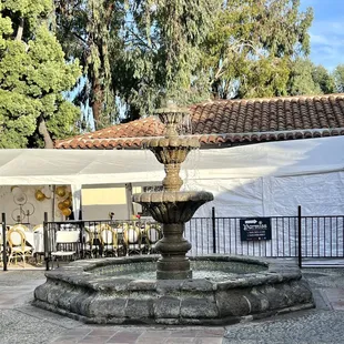 Courtyard in front of restaurant