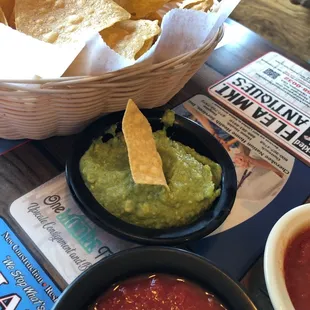 Guacamole, chips n salsa